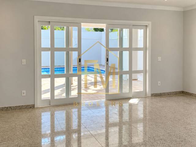 Casa para Venda em Santana de Parnaíba - 4