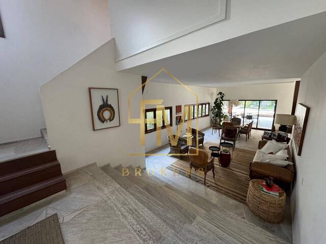 #CA0028 - Casa para Venda em Santana de Parnaíba - SP