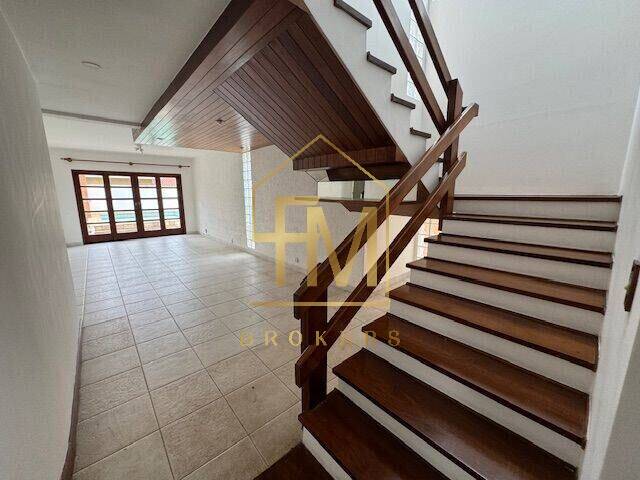 Casa para Venda em Santana de Parnaíba - 4